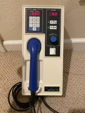 Me-706 Mettler Electronics Vtg Sonicator 706 Hand Held Ultra Sound Machine Powers On